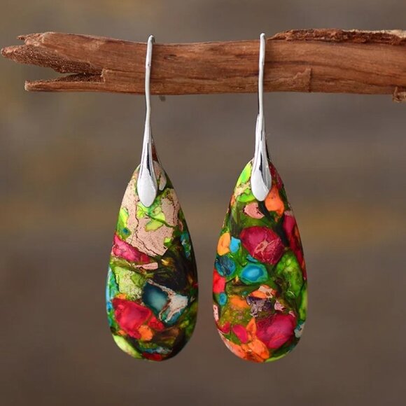 Queen's Attic Ltd. Jewelry - 2/$24 Retro Water Droplets Natural Stone Red Green Khaki Silver Drop Earrings